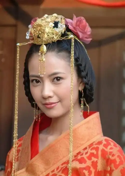 古装美人高圆圆的七个古装角色若惜最美飘絮第二