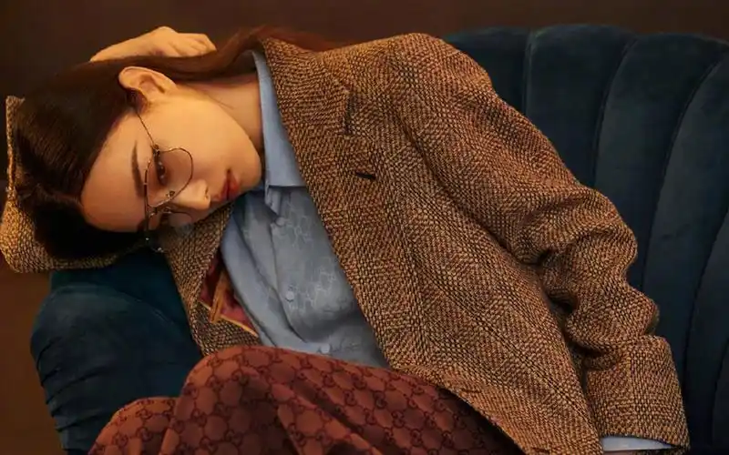 倪妮复古质感高清桌面壁纸