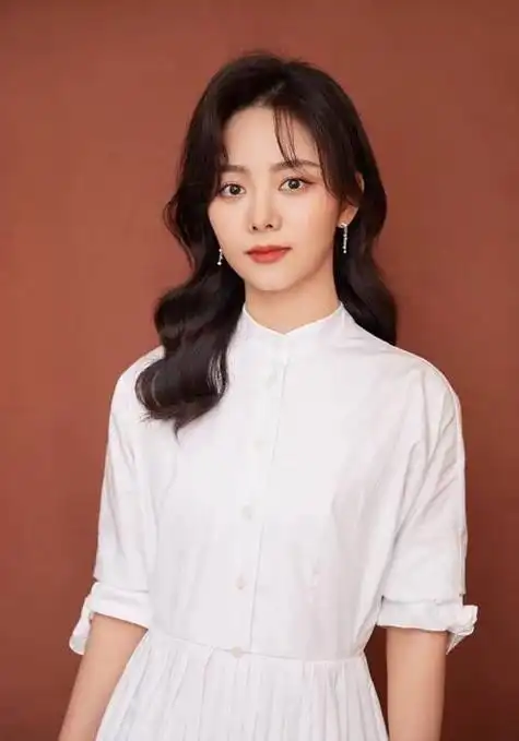 大器晚成33岁的国民闺女谭松韵走上了另一条道路