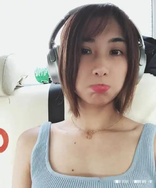 dota2美女主播陷入喷人节奏微博主动道歉_陈雅