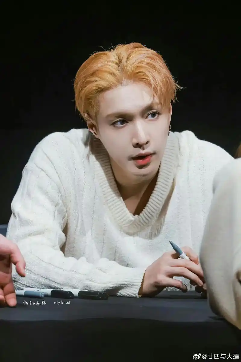 好可爱奶呼呼的#张艺兴 #张艺兴韩国签售会 #贝壳女孩 #金 - 抖音