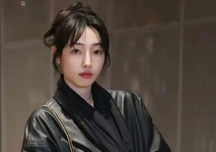 白百合:16岁拒绝张艺谋,33岁一指弹,36岁二婚,从被骂到好评,她做对了