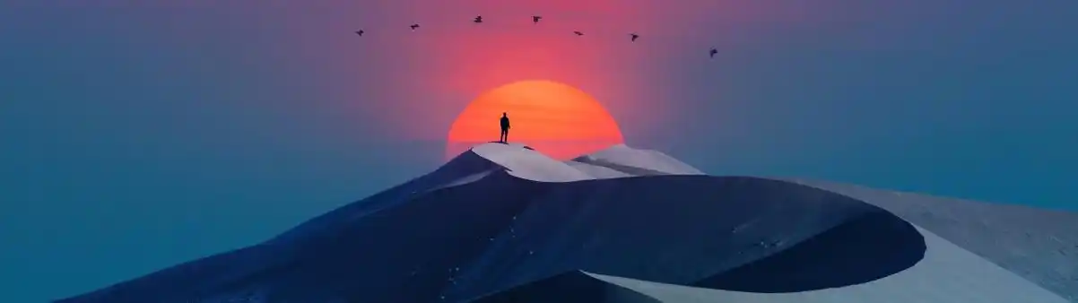 沙漠日落太阳夜晚一个人唯美风景3840x1080电脑壁纸