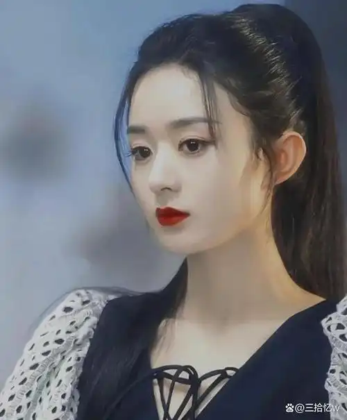 赵丽颖侧脸绝对是内娱女明星最美最帅的首先,我觉得赵丽颖侧脸最美的