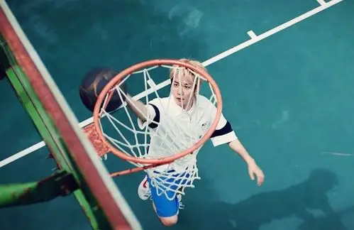 同一个篮球,不同一个边伯贤罢了,以后拍摄打篮球,记得帮啵啵虎从上