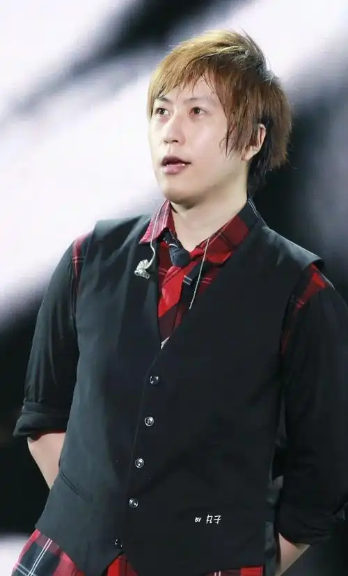 五月天 诺亚方舟返航 深圳# #阿信# 安可趴卖萌节奏 #我不要告别