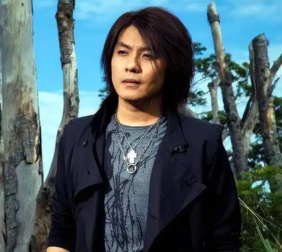 "工地歌王"阿杜:从包工头到一夜成名,为何在巅峰时期隐退?