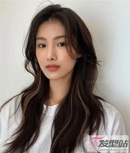 帅酷个性女生发型 亮眼吸睛独具时尚