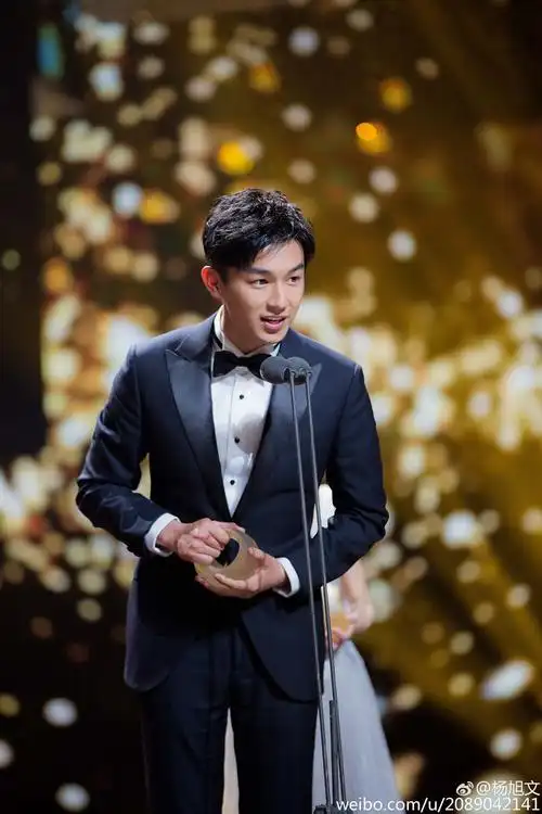 男神风范:杨旭文的西装进阶史