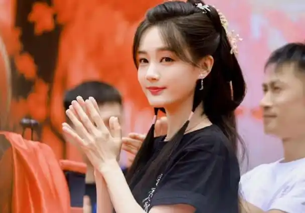 李一桐古装新剧开机,全员高颜值,搭档帅哥曾舜晞,造型也太美了