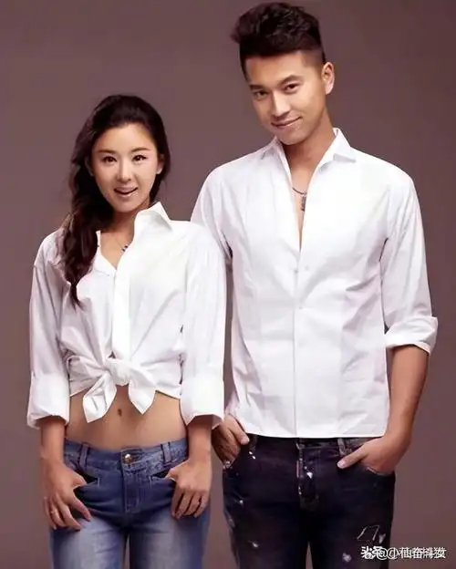 演员王雷携妻在国外过年,豪华住宅太吸睛,网友:难道改国籍了?