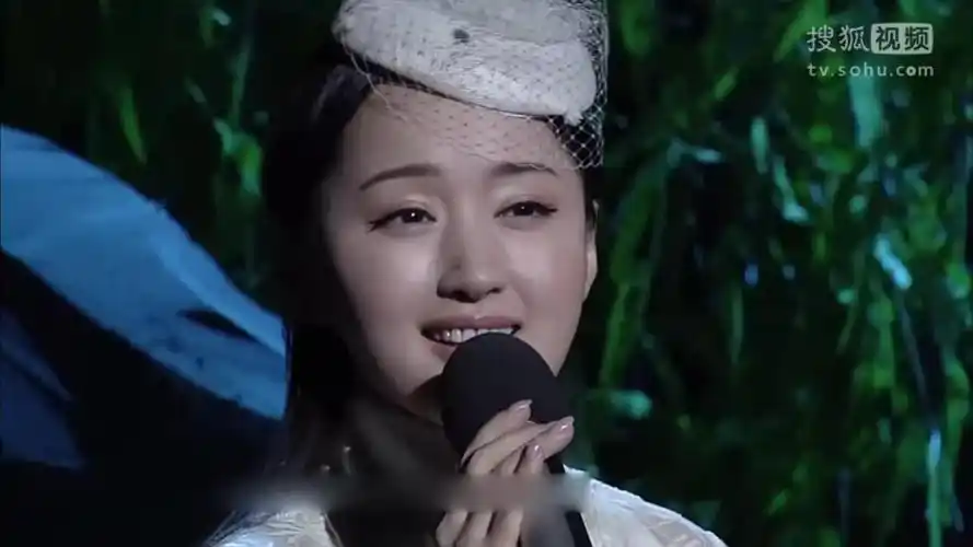 杨钰莹清纯旧照曝光 原来女神年轻时长这样