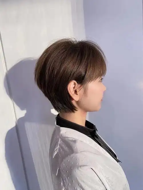 剪短发容易上瘾,这款短发即有型又好打理