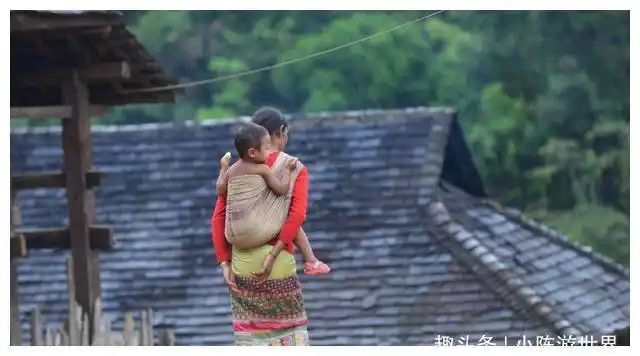 云南一村允许一夫多妻全村仅67人十几岁就成家男人最多娶5个