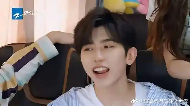 专属90后的童年,蔡徐坤瞬间猜出,00后的黄明昊满脸问号