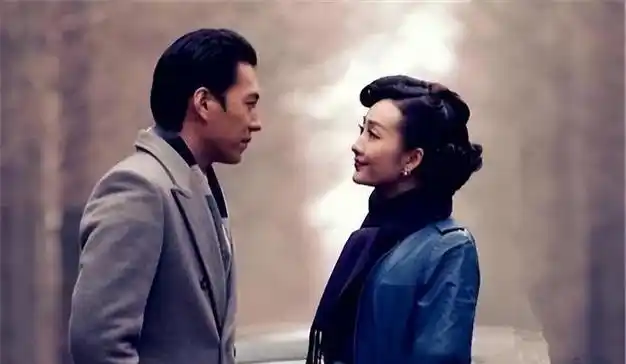 再看伪装者才明白16岁时汪曼春的屈辱一夜注定了她的结局