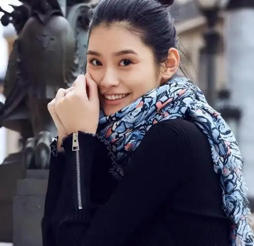 从"透明人"到c位,奚梦瑶的"豪门逆袭路",离不开"三板斧"