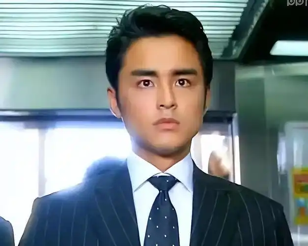 尖嘴猴腮别硬演富豪角色10位男明星站在那就是人间富贵竹