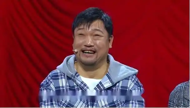 欢乐喜剧人贾冰近况,41岁演"财神爷"