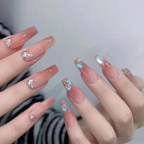 嘟嘟瓜美业网:夏日渐变美甲的正确打开方式,你get了吗?