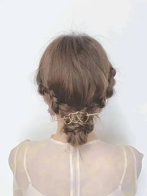 4款日常通勤发型i温柔小姐姐背影杀编发