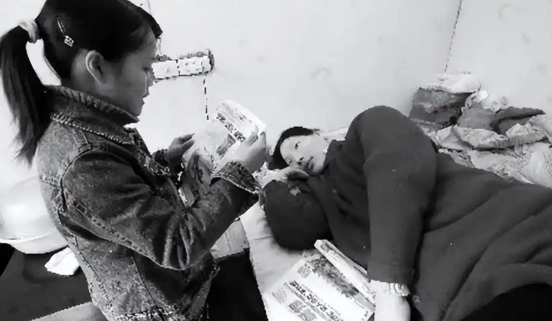 中国女巨人曾金莲:14岁身高已超姚明,遗体存放37年仍未下葬_父母_全家