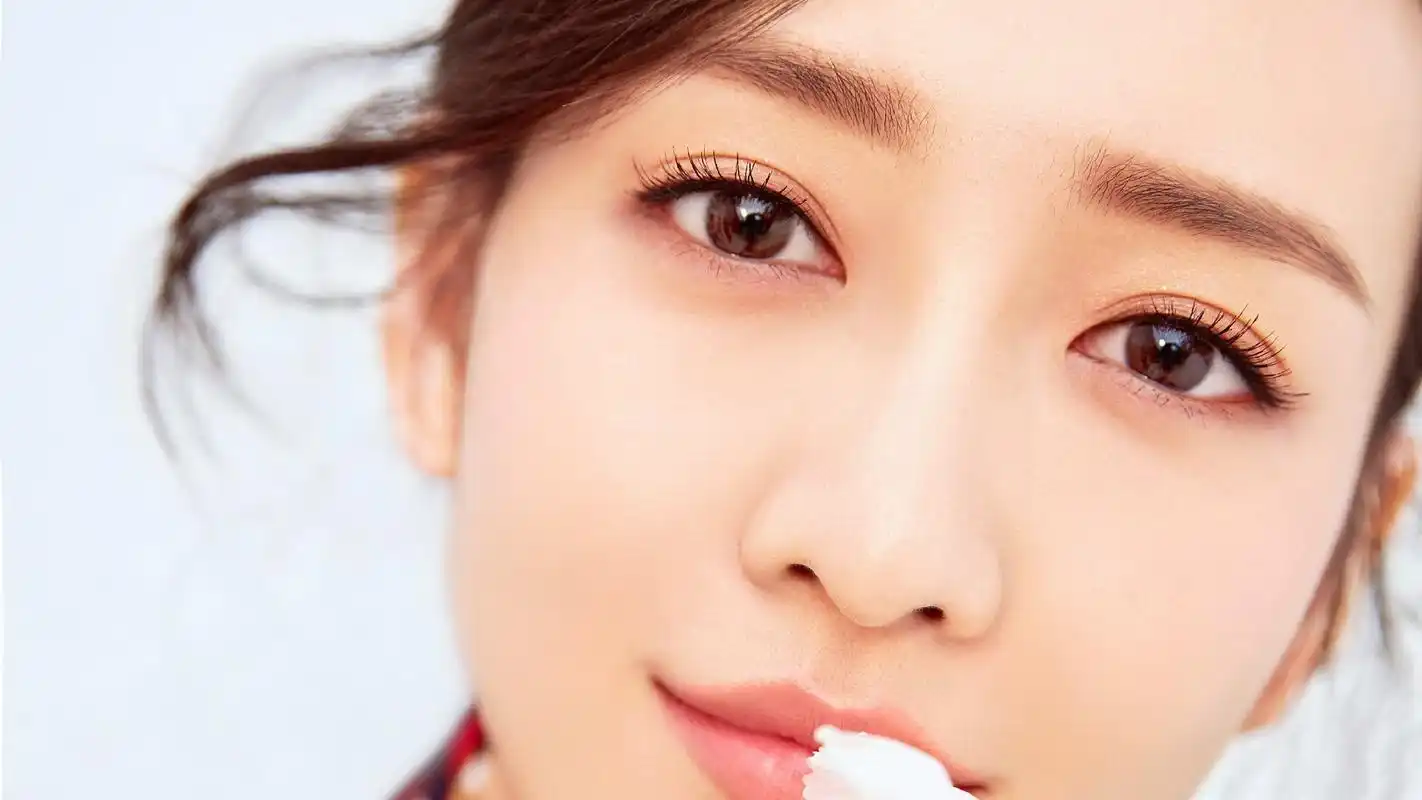 王鸥时尚凌乱写真桌面壁纸下载