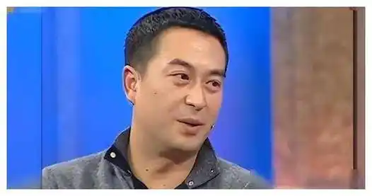 张嘉译二婚娶24亿身价王海燕,前妻猛批软饭男,今何去何从?