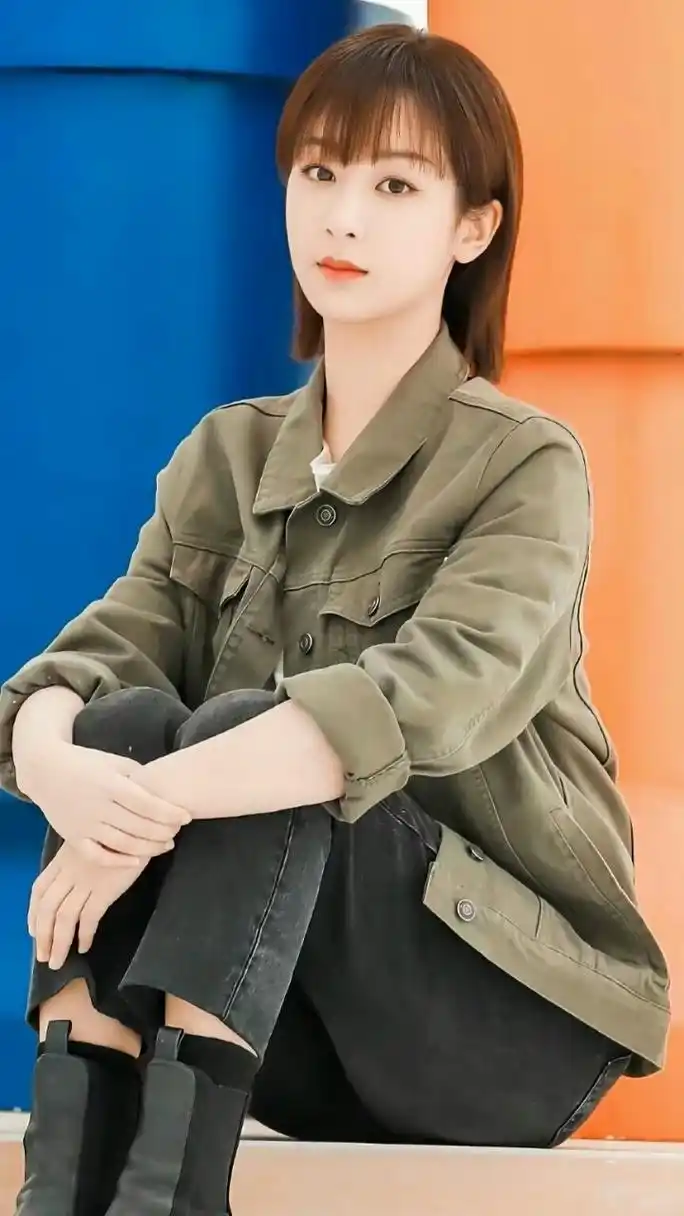 邻家有女初长成,《家有儿女》中的"小雪"也长成大姑娘了!