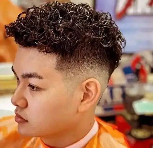 帅气清爽的男生蝴蝶烫发型,简单自然好打理_脸型_韩式_纹理