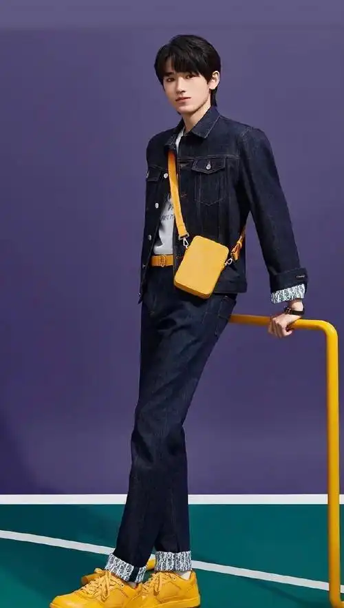 宋亚轩身段比例