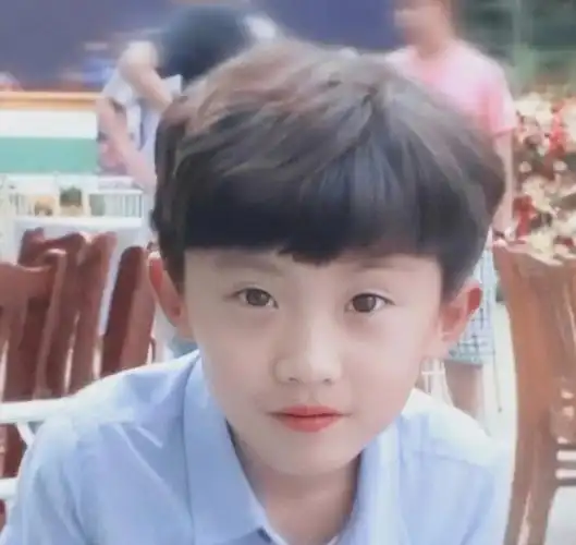 幼崽时期的马嘉祺