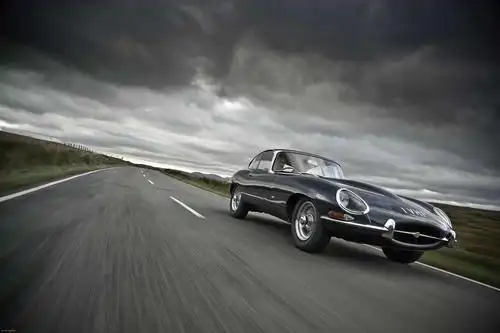 the first jaguar e-type
