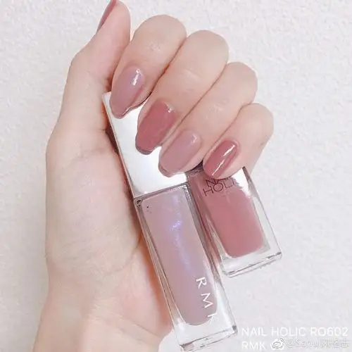 对这种简洁干净的美甲毫无抵抗力可言.