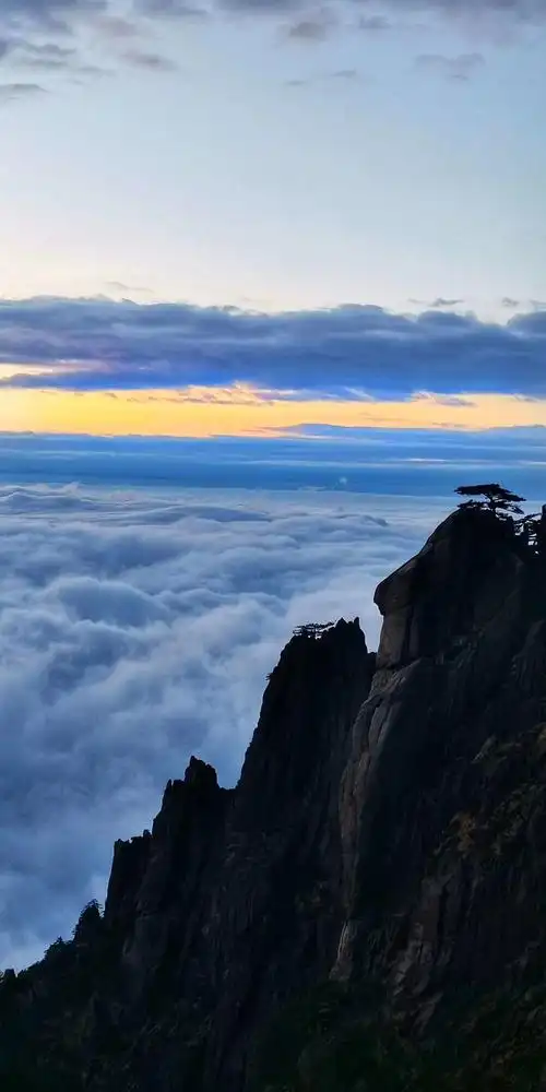 日出东方红胜火,最美不过黄山景