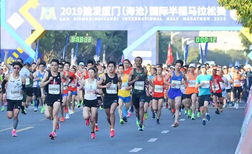 马拉松——2019厦门(海沧)国际半程马拉松赛赛况_高清图集_新浪网
