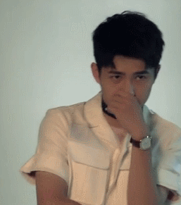 阳光男孩刘昊然小鲜肉帅哥gif动图_动态图_表情包下载_soogif