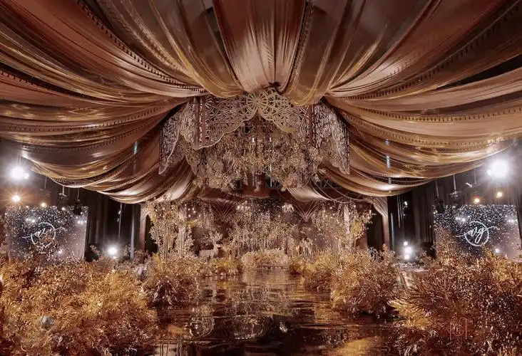 香槟金色婚礼布置