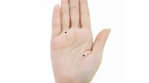 女人少见的极富贵痣手 女人少见的极富贵痣掌心痣-善吉算命网