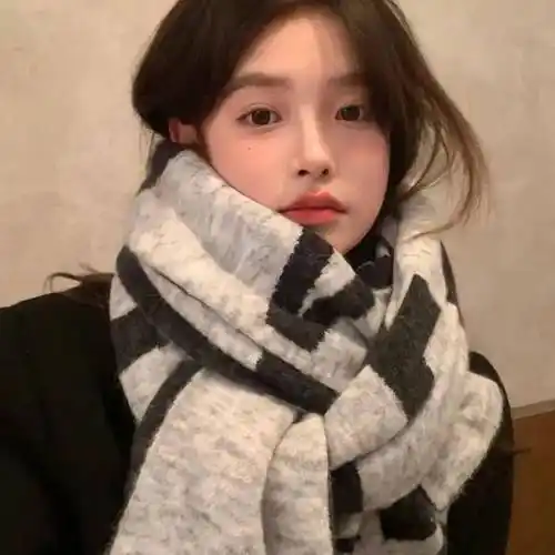 头像| 击中你心巴的微信头像_开销_年收入_富婆