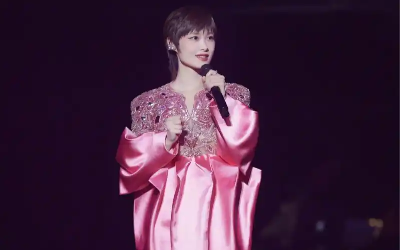 【李宇春】20230521周末愉快演唱会北京站-《五脏六腑》