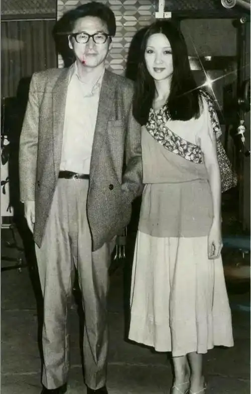 69岁胡因梦美了一辈子穿搭朴素依旧风韵犹存时尚感不输年轻人