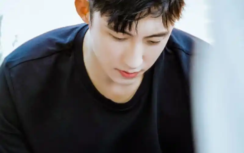 【黄景瑜】【纯天然顶级大帅哥】【帅气十足,苏感爆棚,可盐可甜】