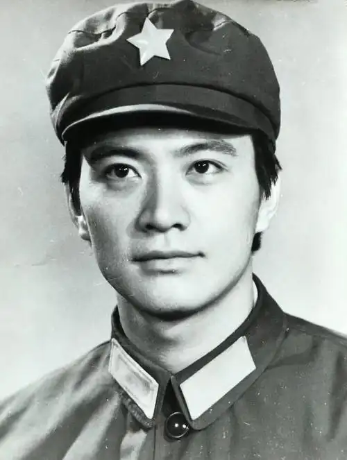 1994年,"硬汉男神"周里京,妻子家中被害,他为何有最大嫌疑?