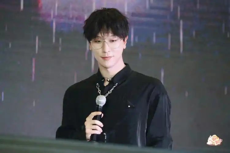 景向谁依  #cv景向谁依  我不知道该去哪里宣泄我的情绪    时隔浇