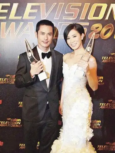 郑嘉颖密会神秘女子 与佘诗曼复合无望