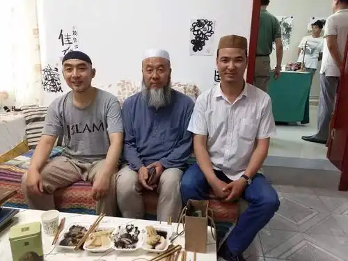 与大学习巷惠凯军阿訇,清真古寺杨凯阿訇与书法家·丁锐先生与书画家