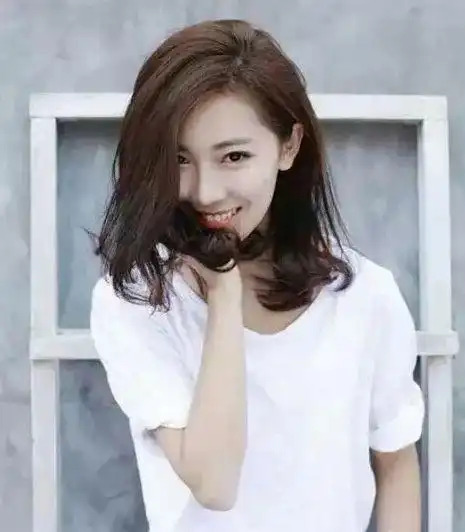 中长发发型打造气质女神