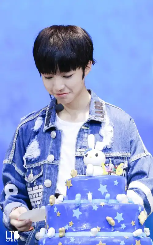 150919 生日见面会&nb-王俊凯遛图博