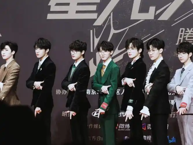 时代少年团全员戴眼镜太帅了